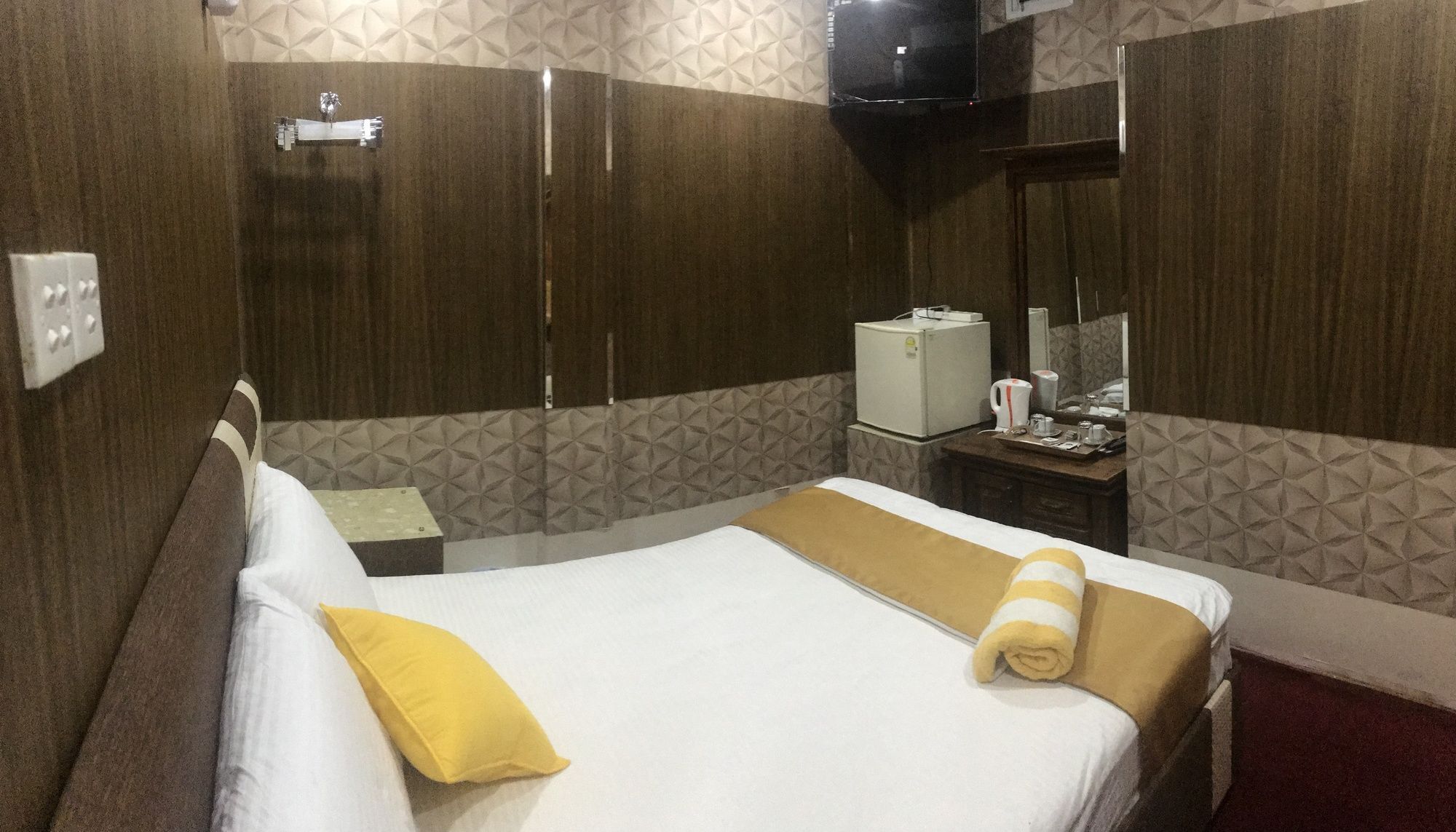 Oyo 112 Al Manaal Residency Hotel Colombo Buitenkant foto